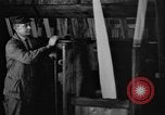 Standbild Waschen der Gardinen United States USA, 1918, aus Sekunde 51 historischem Filmmaterial Videoclip 65675048434