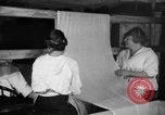 Standbild Abrichten von Vorhängen United States USA, 1918, aus Sekunde 4 historischem Filmmaterial Videoclip 65675048435