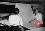 Standbild Abrichten von Vorhängen United States USA, 1918, aus Sekunde 5 historischem Filmmaterial Videoclip 65675048435