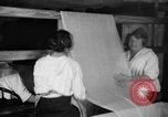 Standbild Abrichten von Vorhängen United States USA, 1918, aus Sekunde 6 historischem Filmmaterial Videoclip 65675048435