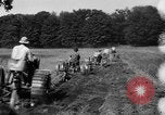 Immagine di Righe di trattori United States USA, 1917, secondo 7 filmato di repertorio 65675048439