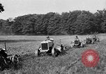 Immagine di Righe di trattori United States USA, 1917, secondo 12 filmato di repertorio 65675048439