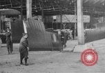 Image DH 4 avions assemblé par femmes françaises Romorantin France, 1918, de la seconde 10 séquences d'archives historiques vidéo 65675048443