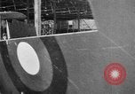 Image DH 4 avions assemblé par femmes françaises Romorantin France, 1918, de la seconde 16 séquences d'archives historiques vidéo 65675048443