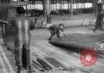 Image DH 4 avions assemblé par femmes françaises Romorantin France, 1918, de la seconde 39 séquences d'archives historiques vidéo 65675048443