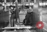 Image DH 4 avions assemblé par femmes françaises Romorantin France, 1918, de la seconde 58 séquences d'archives historiques vidéo 65675048443