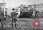 Standbild Ersten Weltkrieg era Mark VIII Tank testen Bridgeport Connecticut USA, 1918, aus Sekunde 3 historischem Filmmaterial Videoclip 65675048448