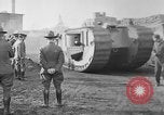 Standbild Ersten Weltkrieg era Mark VIII Tank testen Bridgeport Connecticut USA, 1918, aus Sekunde 4 historischem Filmmaterial Videoclip 65675048448