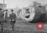 Standbild Ersten Weltkrieg era Mark VIII Tank testen Bridgeport Connecticut USA, 1918, aus Sekunde 5 historischem Filmmaterial Videoclip 65675048448