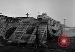 Standbild Ersten Weltkrieg era Mark VIII Tank testen Bridgeport Connecticut USA, 1918, aus Sekunde 15 historischem Filmmaterial Videoclip 65675048448