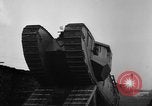 Standbild Ersten Weltkrieg era Mark VIII Tank testen Bridgeport Connecticut USA, 1918, aus Sekunde 31 historischem Filmmaterial Videoclip 65675048448