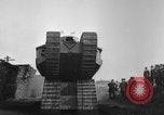 Standbild Ersten Weltkrieg era Mark VIII Tank testen Bridgeport Connecticut USA, 1918, aus Sekunde 34 historischem Filmmaterial Videoclip 65675048448