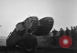 Standbild Ersten Weltkrieg era Mark VIII Tank testen Bridgeport Connecticut USA, 1918, aus Sekunde 41 historischem Filmmaterial Videoclip 65675048448