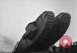 Standbild Ersten Weltkrieg era Mark VIII Tank testen Bridgeport Connecticut USA, 1918, aus Sekunde 52 historischem Filmmaterial Videoclip 65675048448