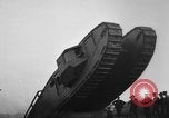 Standbild Ersten Weltkrieg era Mark VIII Tank testen Bridgeport Connecticut USA, 1918, aus Sekunde 53 historischem Filmmaterial Videoclip 65675048448
