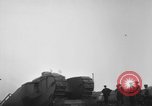 Standbild Ersten Weltkrieg era Mark VIII Tank testen Bridgeport Connecticut USA, 1918, aus Sekunde 55 historischem Filmmaterial Videoclip 65675048448