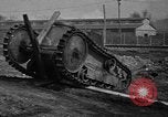Standbild Ford 2-Mann Tank Highland Park Michigan USA, 1918, aus Sekunde 18 historischem Filmmaterial Videoclip 65675048451