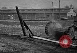 Standbild Ford 2-Mann Tank Highland Park Michigan USA, 1918, aus Sekunde 23 historischem Filmmaterial Videoclip 65675048451