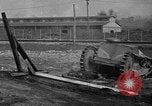 Standbild Ford 2-Mann Tank Highland Park Michigan USA, 1918, aus Sekunde 25 historischem Filmmaterial Videoclip 65675048451
