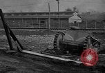 Standbild Ford 2-Mann Tank Highland Park Michigan USA, 1918, aus Sekunde 27 historischem Filmmaterial Videoclip 65675048451