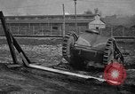 Standbild Ford 2-Mann Tank Highland Park Michigan USA, 1918, aus Sekunde 30 historischem Filmmaterial Videoclip 65675048451