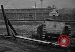 Standbild Ford 2-Mann Tank Highland Park Michigan USA, 1918, aus Sekunde 31 historischem Filmmaterial Videoclip 65675048451
