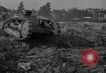 Standbild Ford 2-Mann Tank Highland Park Michigan USA, 1918, aus Sekunde 37 historischem Filmmaterial Videoclip 65675048451