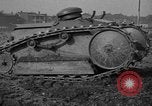 Standbild Ford 2-Mann Tank Highland Park Michigan USA, 1918, aus Sekunde 44 historischem Filmmaterial Videoclip 65675048451