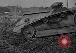 Standbild Ford 2-Mann Tank Highland Park Michigan USA, 1918, aus Sekunde 46 historischem Filmmaterial Videoclip 65675048451