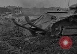 Standbild Ford 2-Mann Tank Highland Park Michigan USA, 1918, aus Sekunde 47 historischem Filmmaterial Videoclip 65675048451