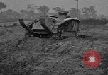 Standbild Ford 2-Mann Tank Highland Park Michigan USA, 1918, aus Sekunde 52 historischem Filmmaterial Videoclip 65675048451