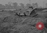 Standbild Ford 2-Mann Tank Highland Park Michigan USA, 1918, aus Sekunde 55 historischem Filmmaterial Videoclip 65675048451