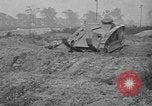 Standbild Ford 2-Mann Tank Highland Park Michigan USA, 1918, aus Sekunde 56 historischem Filmmaterial Videoclip 65675048451