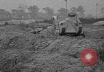 Standbild Ford 2-Mann Tank Highland Park Michigan USA, 1918, aus Sekunde 57 historischem Filmmaterial Videoclip 65675048451