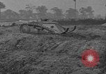 Standbild Ford 2-Mann Tank Highland Park Michigan USA, 1918, aus Sekunde 61 historischem Filmmaterial Videoclip 65675048451