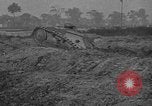 Standbild Ford 2-Mann Tank Highland Park Michigan USA, 1918, aus Sekunde 62 historischem Filmmaterial Videoclip 65675048451