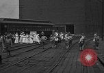 Standbild Rote Kreuz Kantine Services rail road car United States USA, 1918, aus Sekunde 4 historischem Filmmaterial Videoclip 65675048460