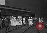 Standbild Rote Kreuz Kantine Services rail road car United States USA, 1918, aus Sekunde 5 historischem Filmmaterial Videoclip 65675048460