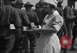 Standbild Rote Kreuz Kantine Services rail road car United States USA, 1918, aus Sekunde 9 historischem Filmmaterial Videoclip 65675048460