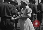 Standbild Rote Kreuz Kantine Services rail road car United States USA, 1918, aus Sekunde 12 historischem Filmmaterial Videoclip 65675048460