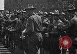 Standbild Rote Kreuz Kantine Services rail road car United States USA, 1918, aus Sekunde 20 historischem Filmmaterial Videoclip 65675048460