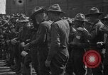 Standbild Rote Kreuz Kantine Services rail road car United States USA, 1918, aus Sekunde 23 historischem Filmmaterial Videoclip 65675048460