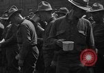 Standbild Rote Kreuz Kantine Services rail road car United States USA, 1918, aus Sekunde 28 historischem Filmmaterial Videoclip 65675048460