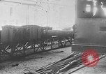 Standbild Stahlwerk Italien, 1916, aus Sekunde 11 historischem Filmmaterial Videoclip 65675048462