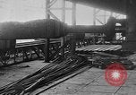 Standbild Stahlwerk Italien, 1916, aus Sekunde 19 historischem Filmmaterial Videoclip 65675048462