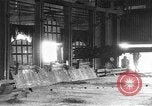 Standbild Stahlwerk Italien, 1916, aus Sekunde 26 historischem Filmmaterial Videoclip 65675048462