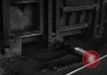 Standbild Stahlwerk Italien, 1916, aus Sekunde 57 historischem Filmmaterial Videoclip 65675048462