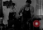 Immagine di La fabbricazione di proiettili di mortaio Italia, 1916, secondo 34 filmato di repertorio 65675048466