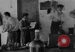 Immagine di La fabbricazione di proiettili di mortaio Italia, 1916, secondo 38 filmato di repertorio 65675048466