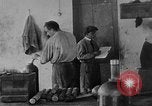 Immagine di La fabbricazione di proiettili di mortaio Italia, 1916, secondo 40 filmato di repertorio 65675048466